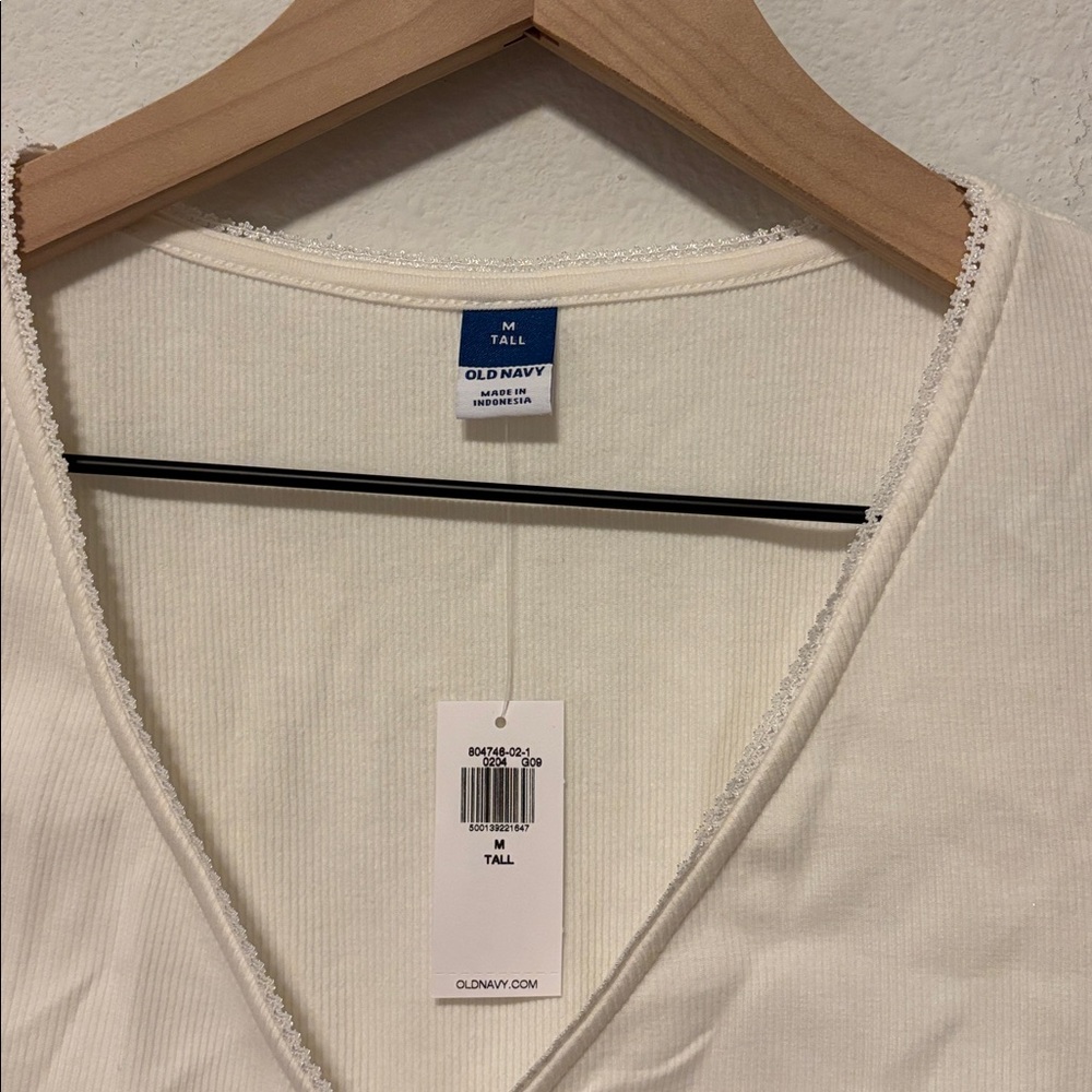 Old Navy Ruffle-Trim Ribbed Top - Picture 4 of 9